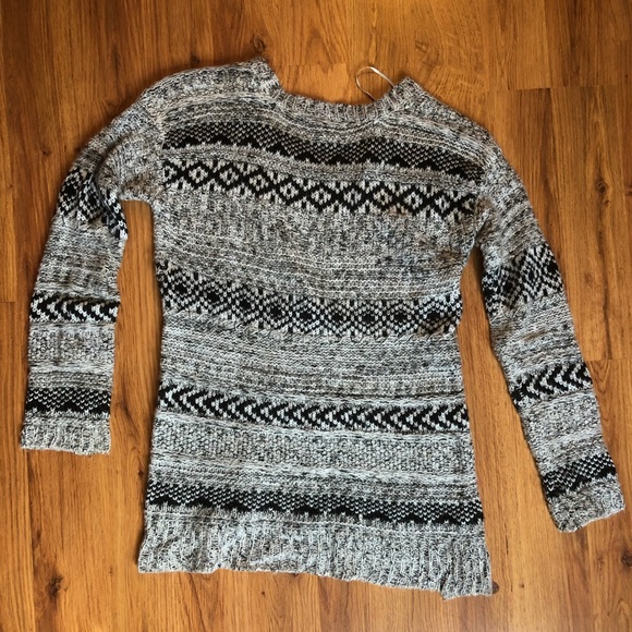 Romeo & Juliet Couture Luxe Knit Sweater - Picture 2 of 4